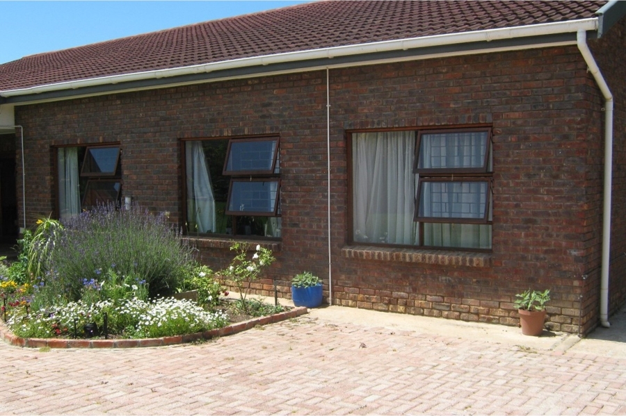 4 Bedroom Property for Sale in Loerie Park Western Cape